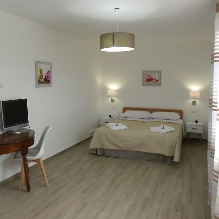 カステッランマーレ・デル・ゴルフォ Ibiscus Bed & Breakfast エクステリア 写真